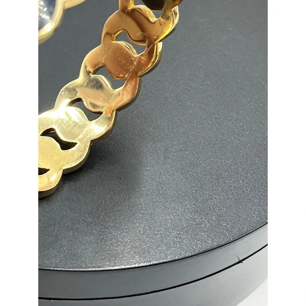 Henri Bendel Black Enamel Gold Tone Curb Chain Hinged Bangle Bracelet Clasp